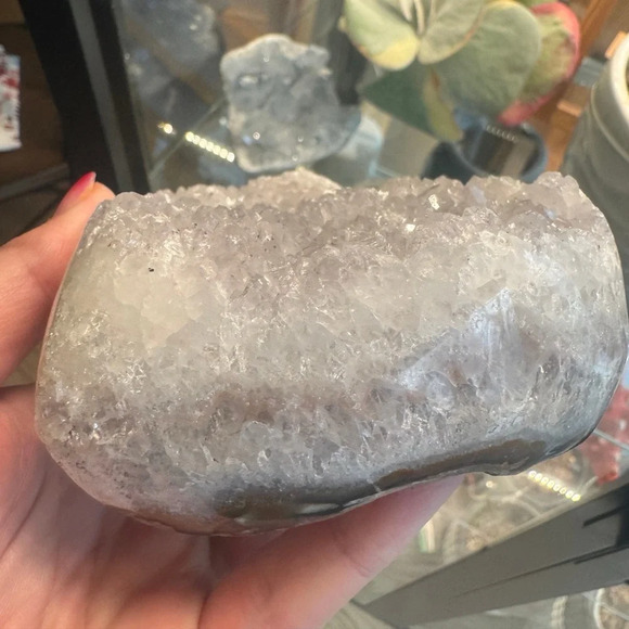 Clear Quartz Heart - Polished Edge 🤍 - Picture 7 of 7